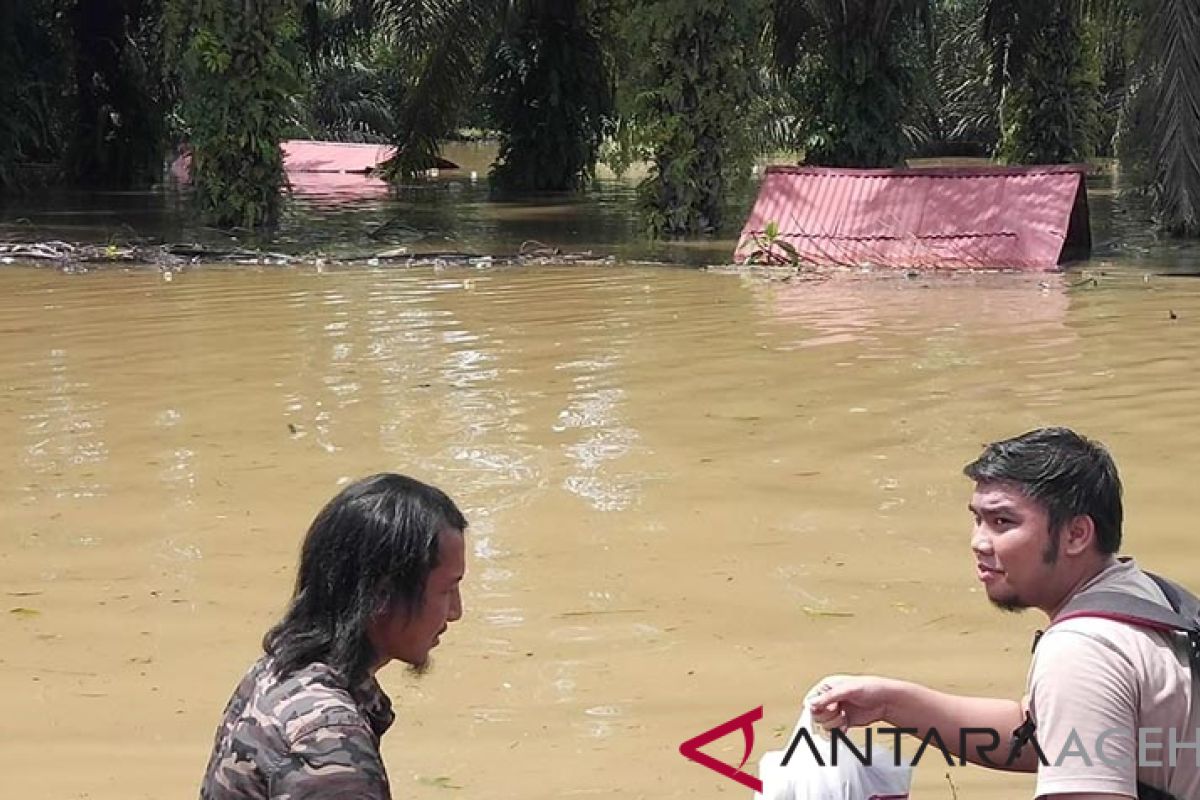 Banjir capai tiga meter landa Aceh Selatan