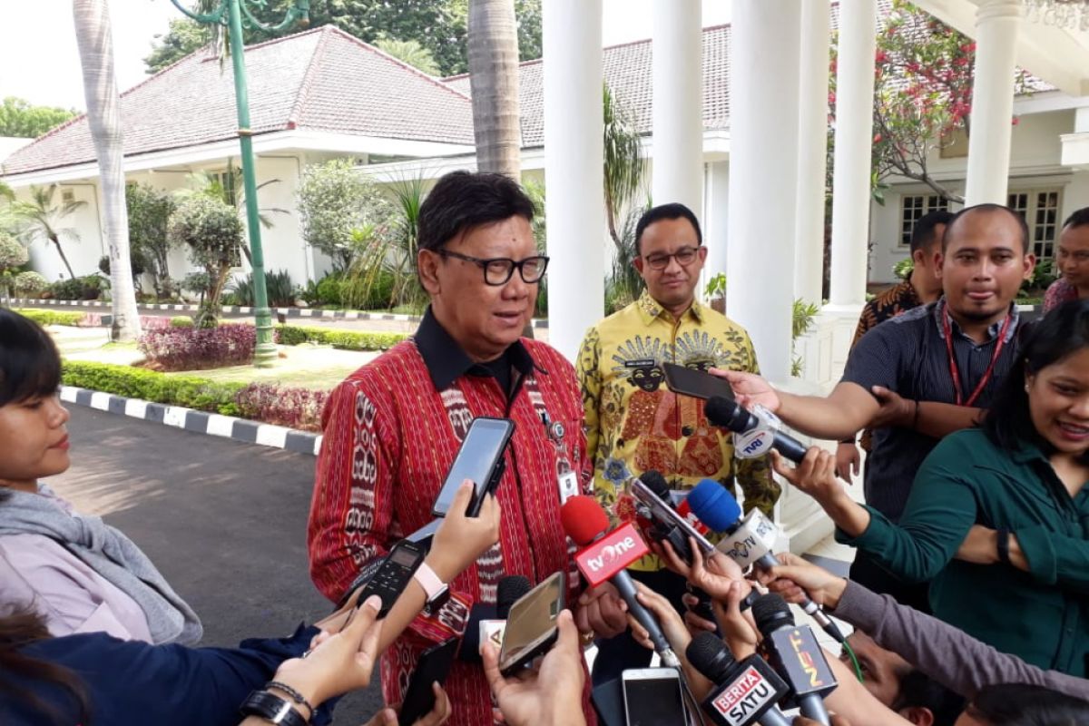 Mendagri komentari gaya "dua jari" Anies Bawesdan