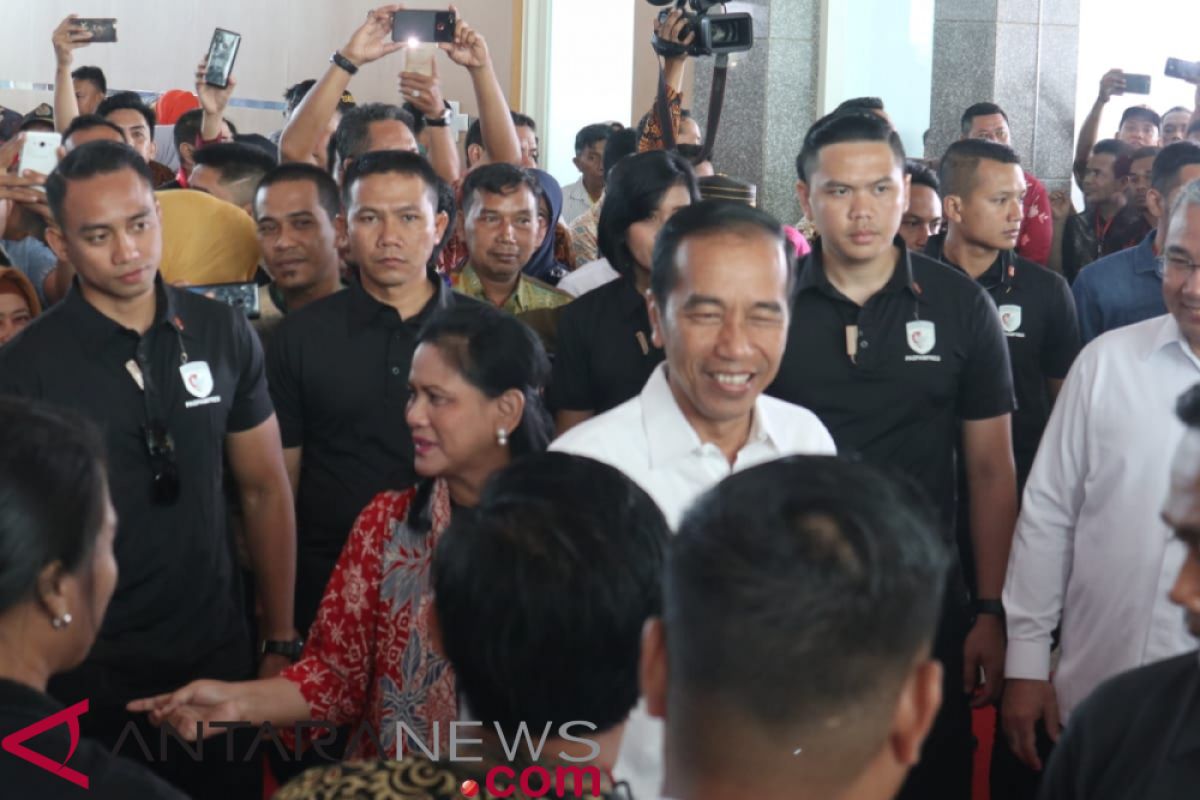Jokowi : dana desa akan terus diperbesar