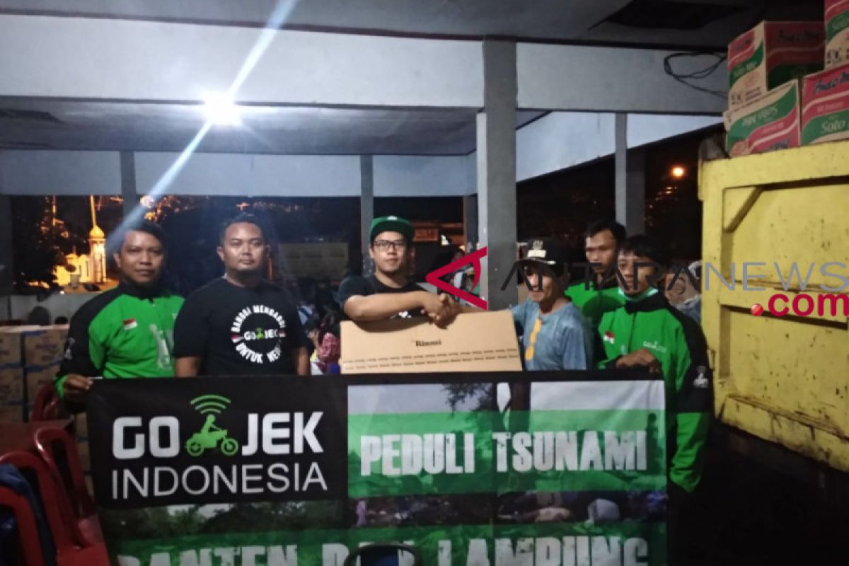 Gojek Salurkan Bantuan Korban Tsunami Selat Sunda