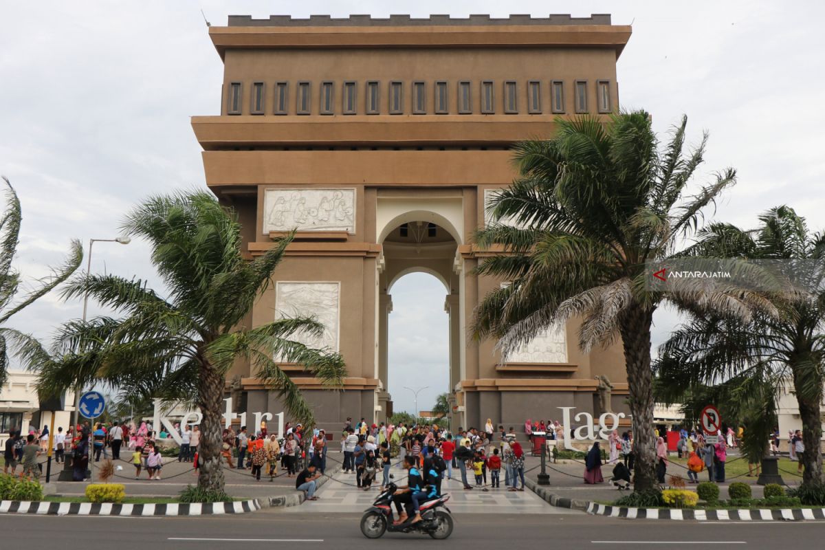 Wisata Monumen SLG Kediri