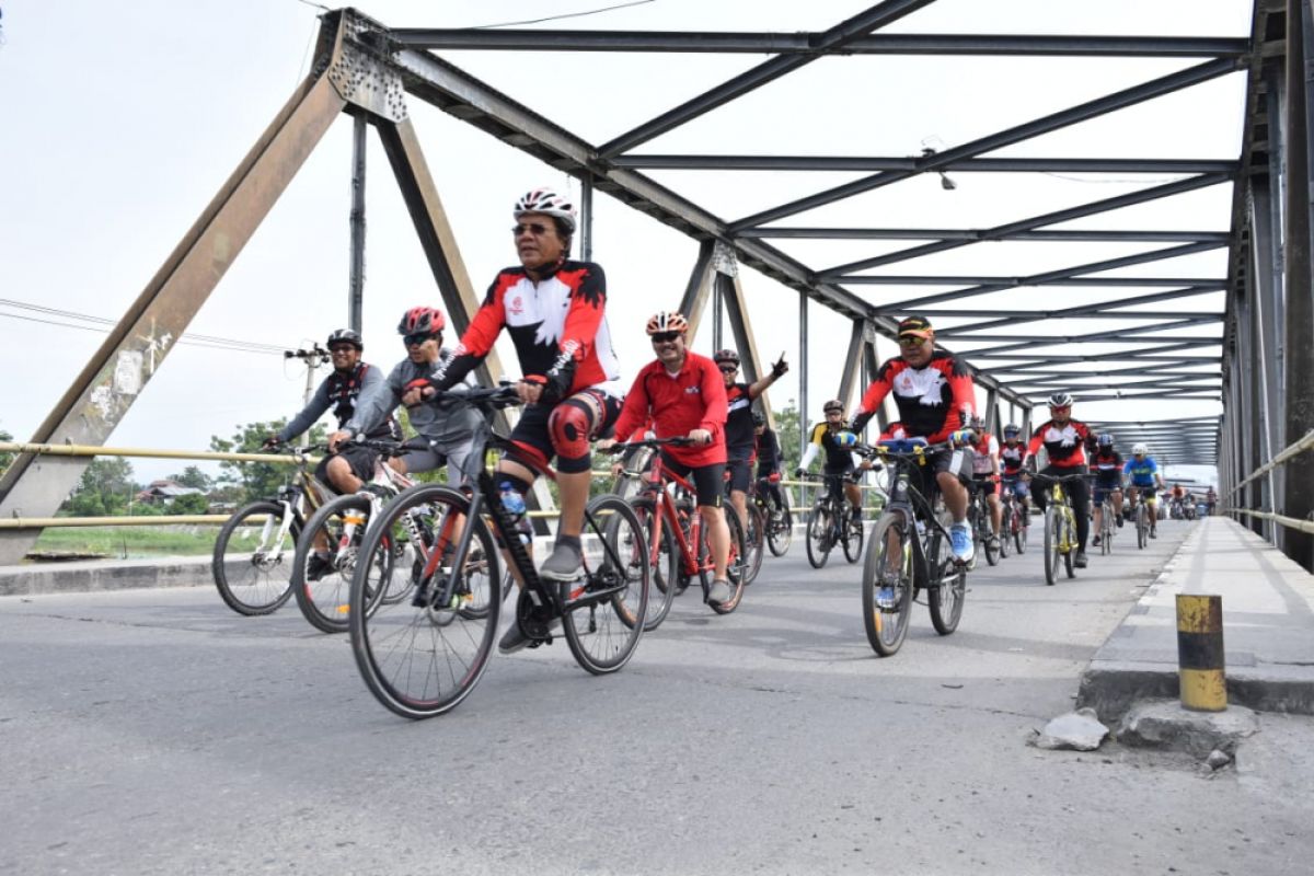 Gubernur Sulteng bersepeda bersama Forkopimda