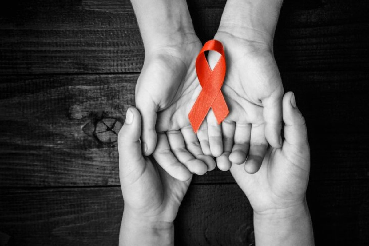 HIV/AIDS tidak menular lewat kontak sosial