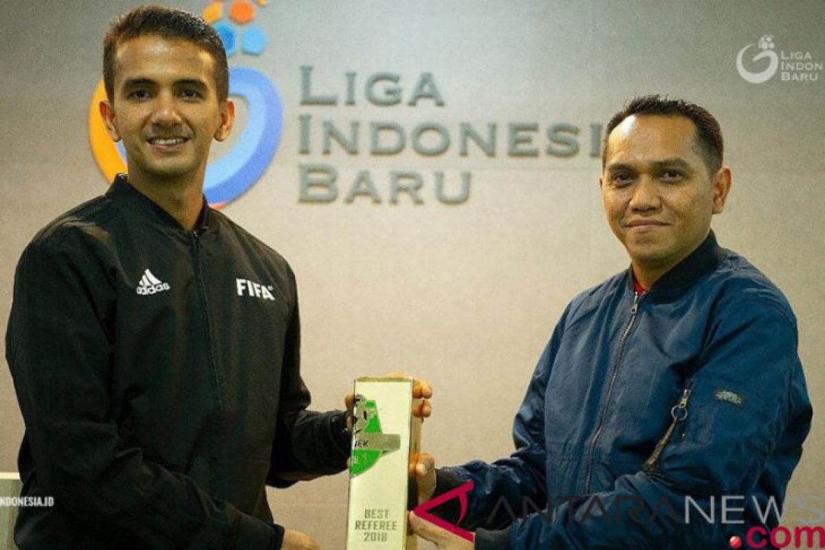 Thoriq Alkatiri wasit terbaik Liga 1 Indonesia 2018