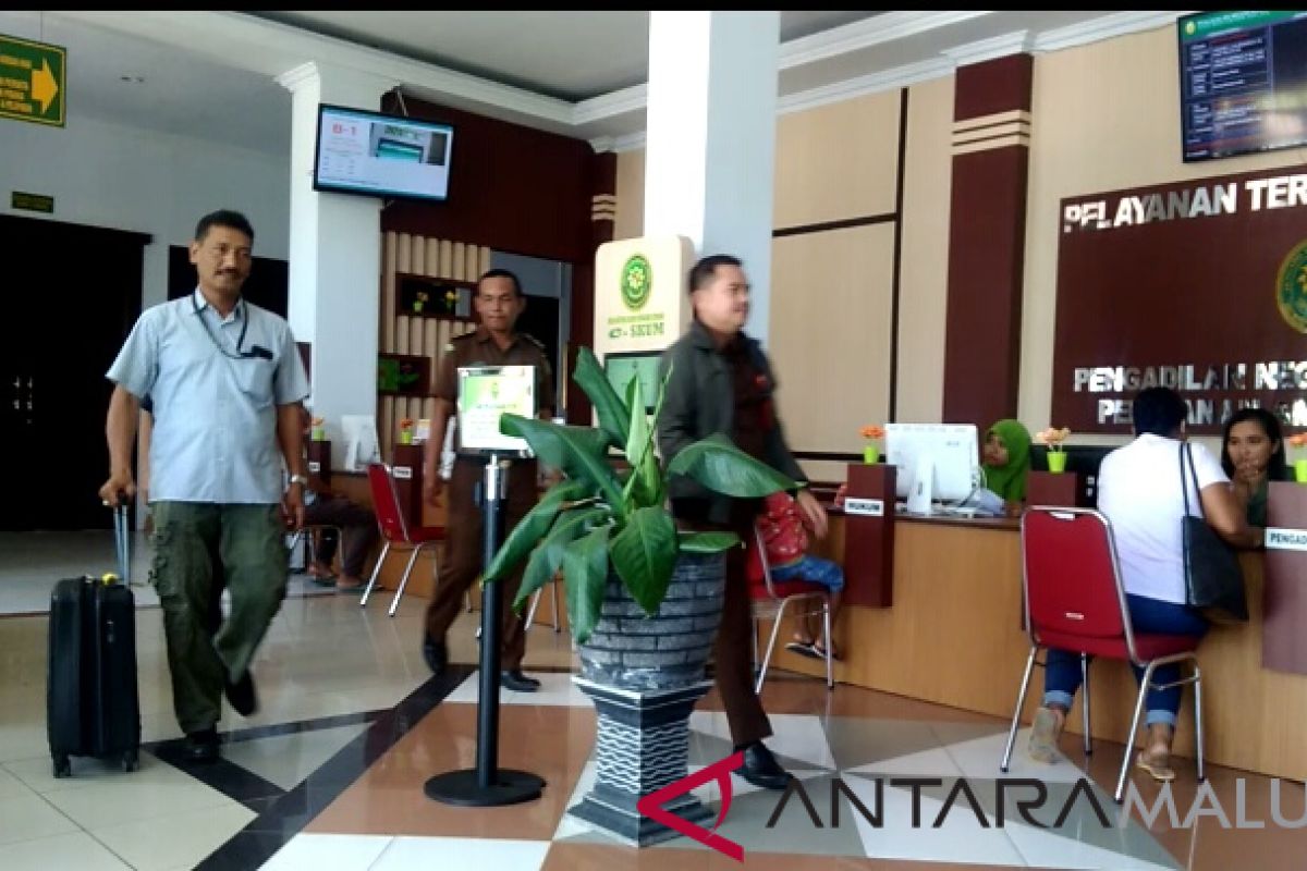 Jaksa KPK serahkan berkas dugaan suap pajak