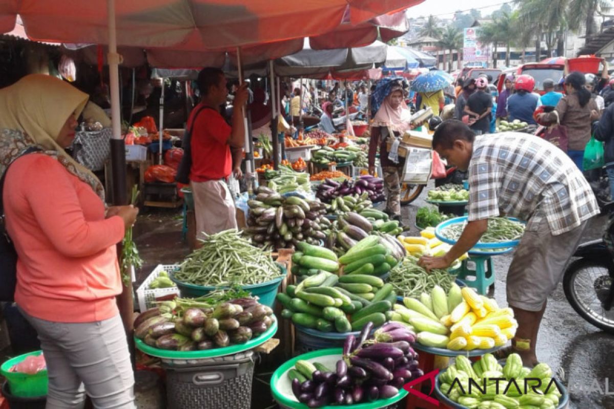 Harga sayur produksi petani lokal bertahan