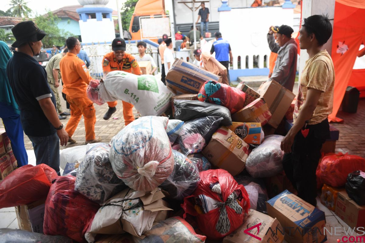 Dapur umum mandiri layani korban tsunami yang masih di pengungsian