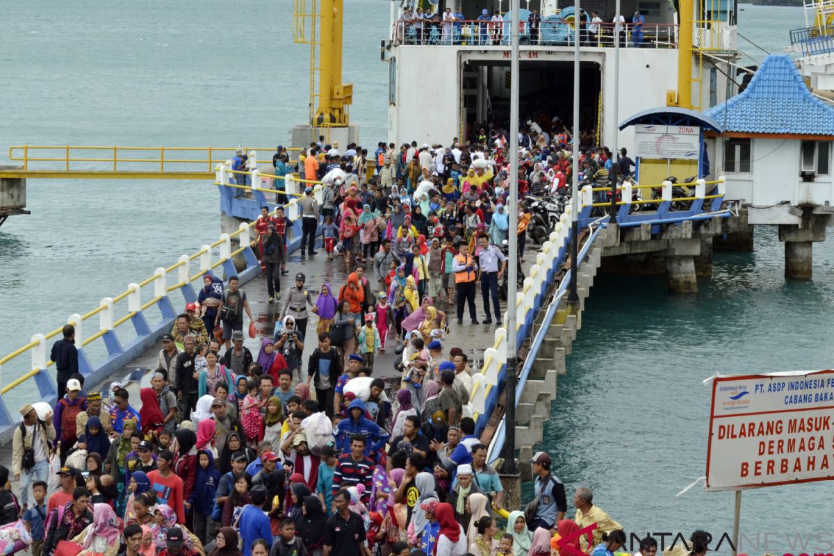 1500 warga Pulau Sebesi dan Sebuku dievakuasi