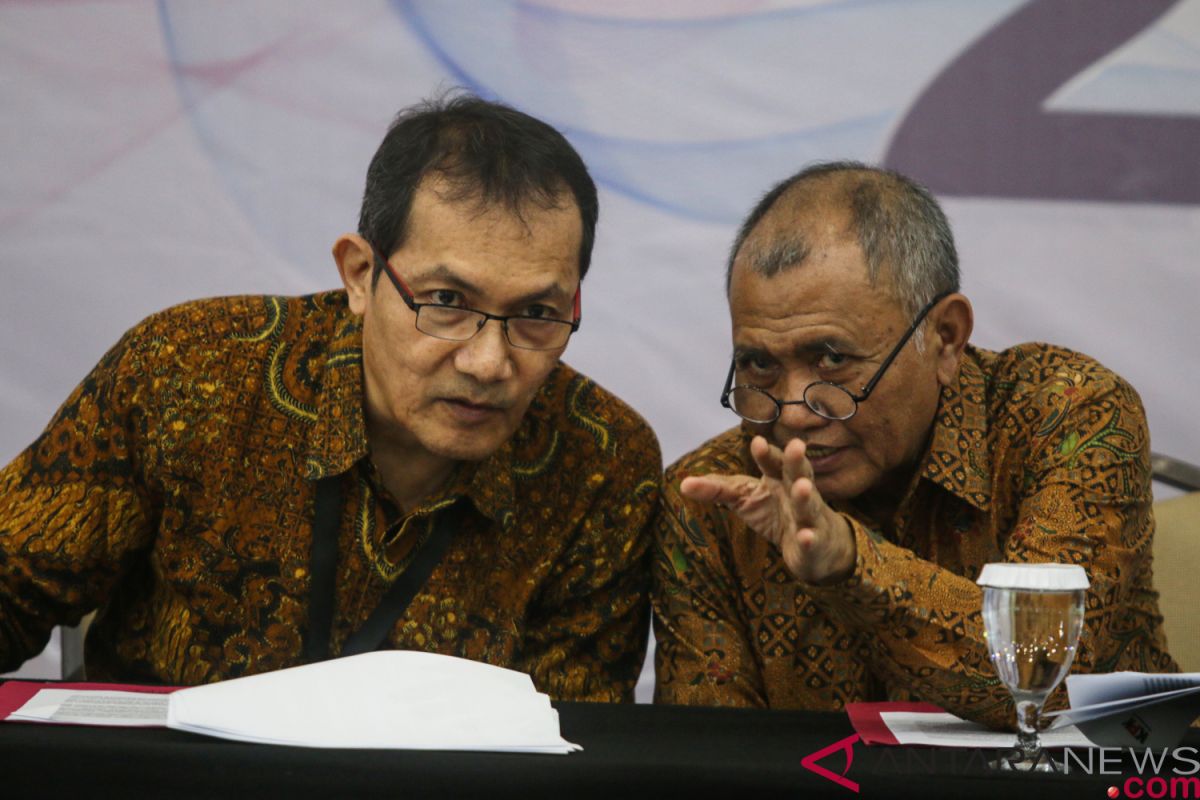 KPK promises to continue investigation of big cases