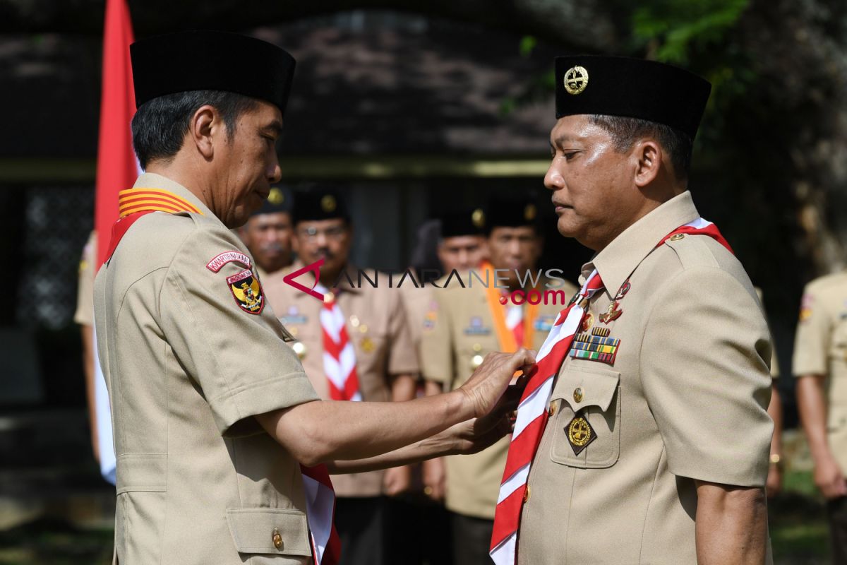 President Jokowi inaugurates new chief, deputies of Indonesian Scout