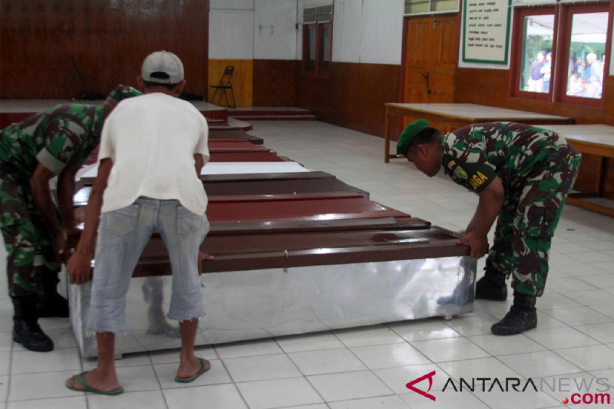 Tim gabungan evakuasi anggota TNI korban KKSB