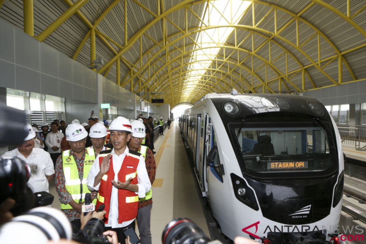 LRT sarana hiburan baru masyarakat Sumsel