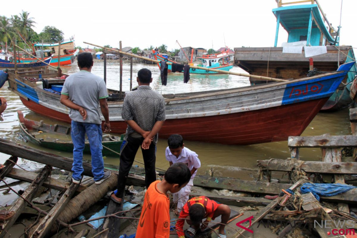Puluhan warga Rohingya tewas di atas perahu