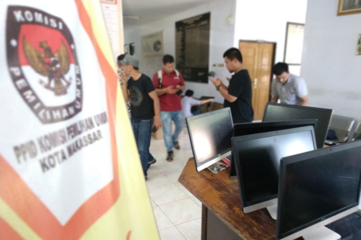 Inventaris KPU Makassar ditarik karena belum lunas