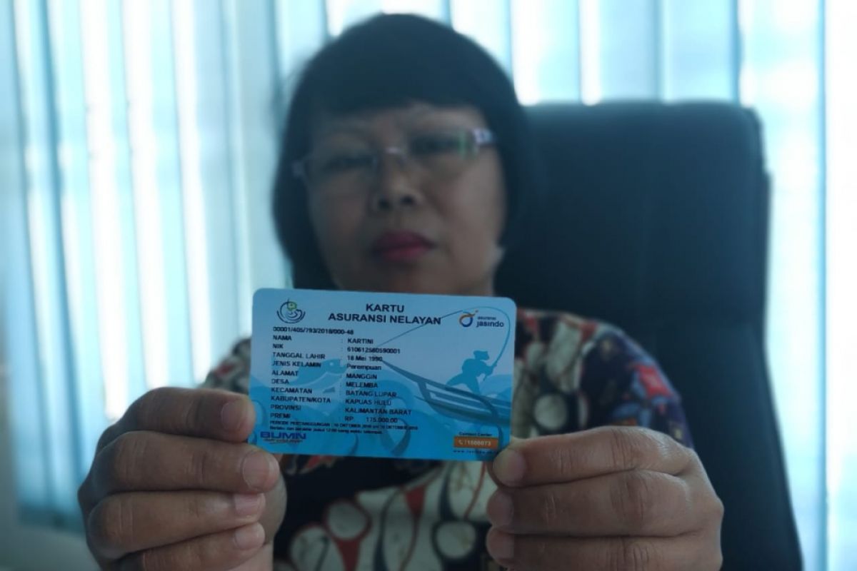 Nelayan Kapuas Hulu terima bantuan asuransi jiwa dari pemerintah