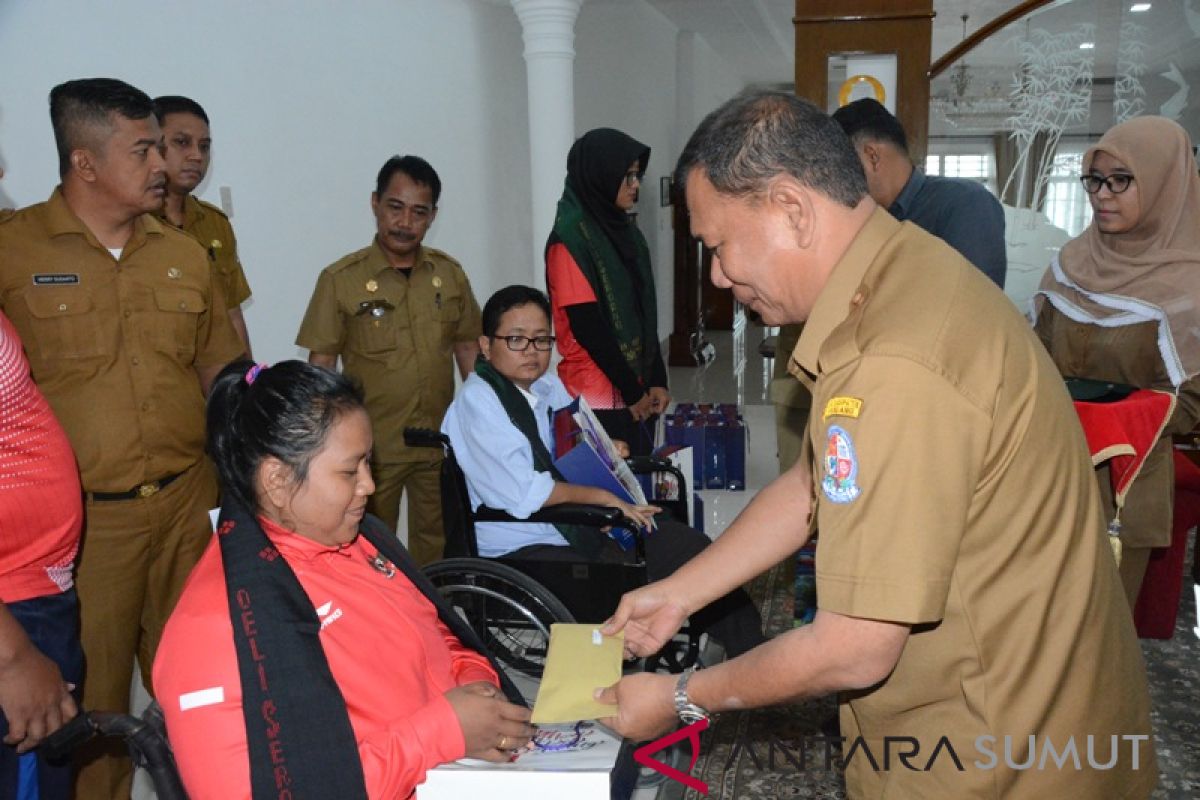 Deliserdang beri tali asih atlet difabel berprestasi