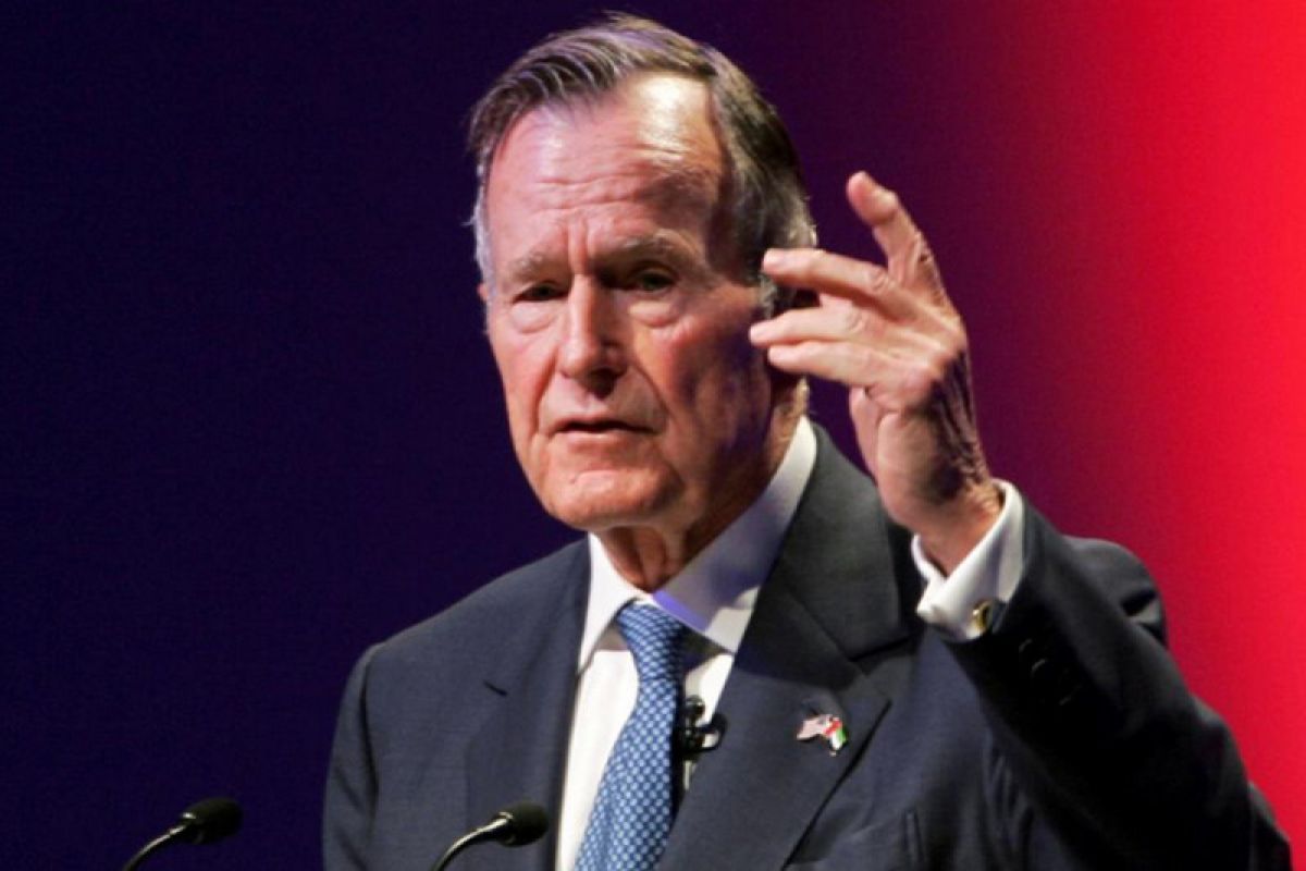 Jasad mantan Presiden George H.W. Bush disemayamkan di Kapitol AS