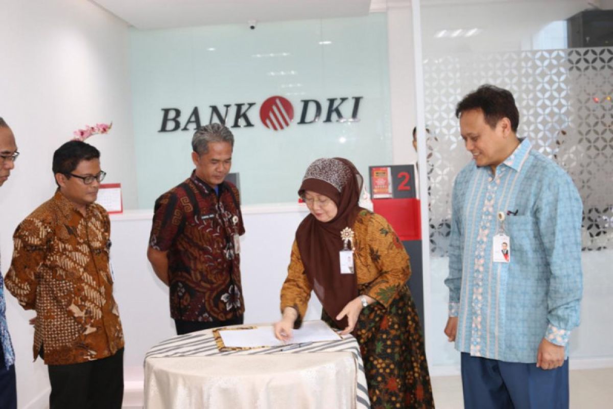 Menjelang tutup buku, Bank DKI tambah tujuh kantor layanan