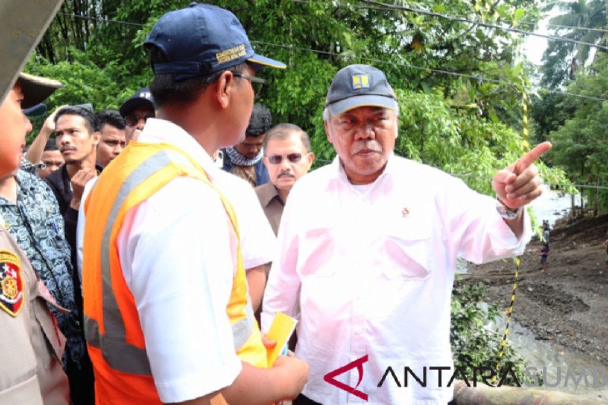 Jembatan darurat di Kayu Tanam hanya untuk Padang menuju Bukittinggi