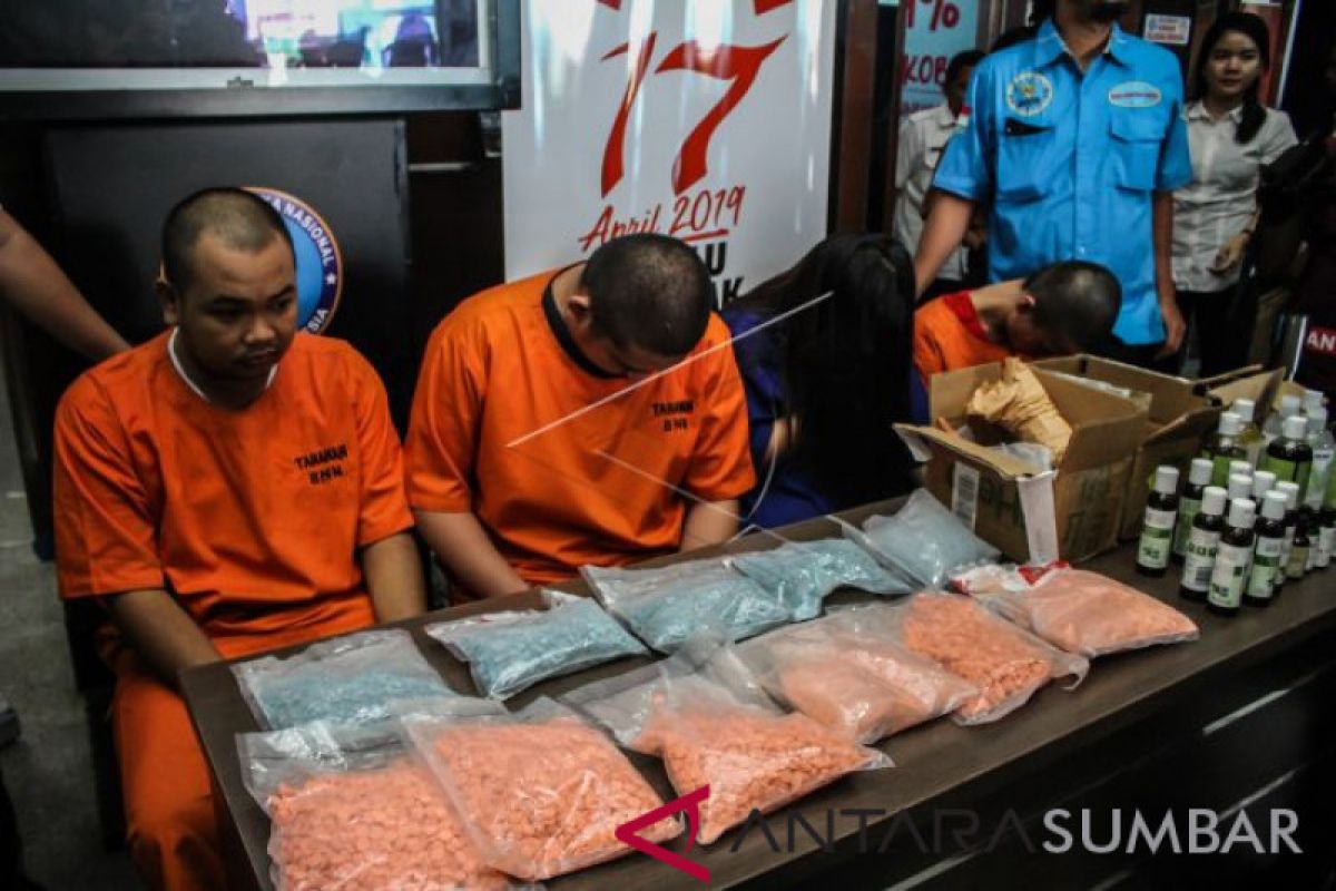 Polisi Riau gagalkan penyelundupan 37 kilogram sabu-sabu dan 85.000 ekstasi