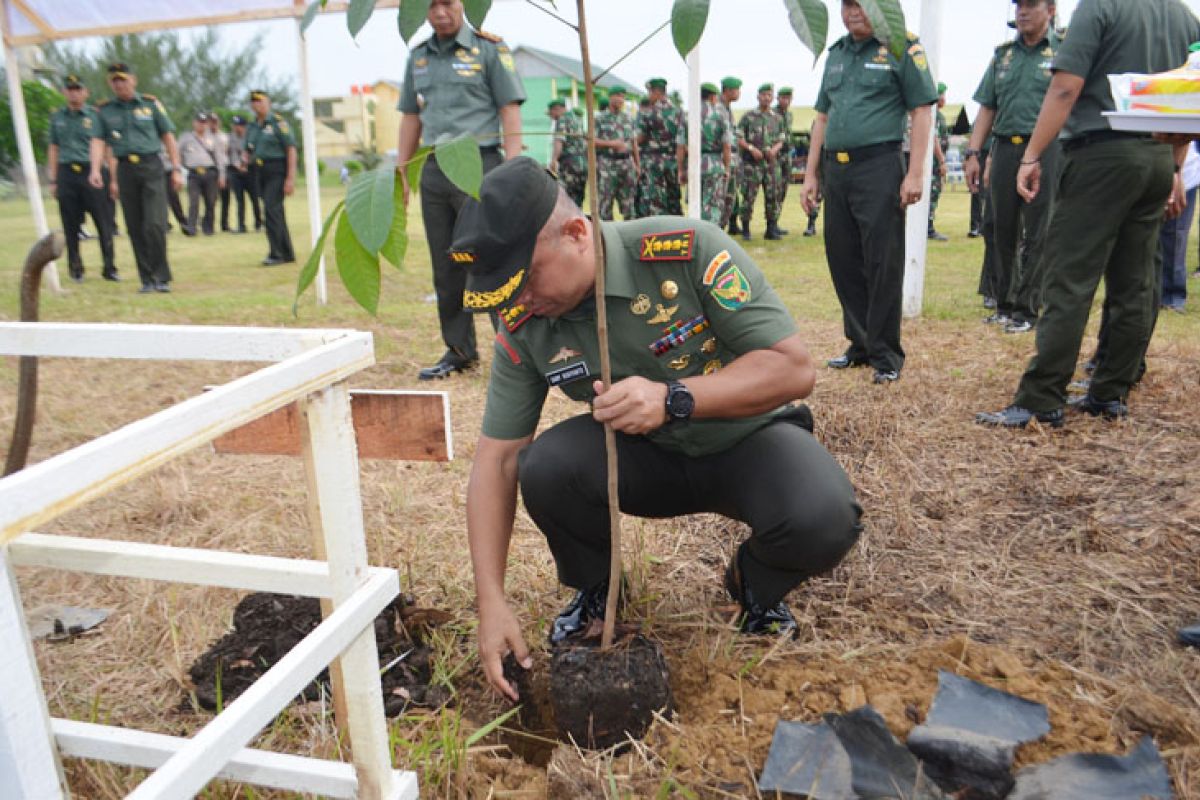 Korem dan Kodim Batanghari tanam 2.000 pohon