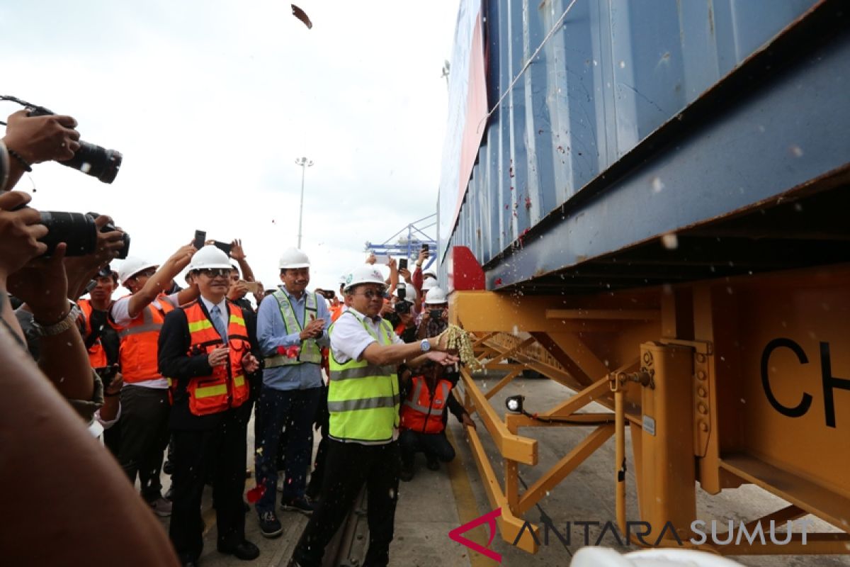 Pelabuhan Kuala Tanjung dinilai dapat efisiensikan biaya dan waktu