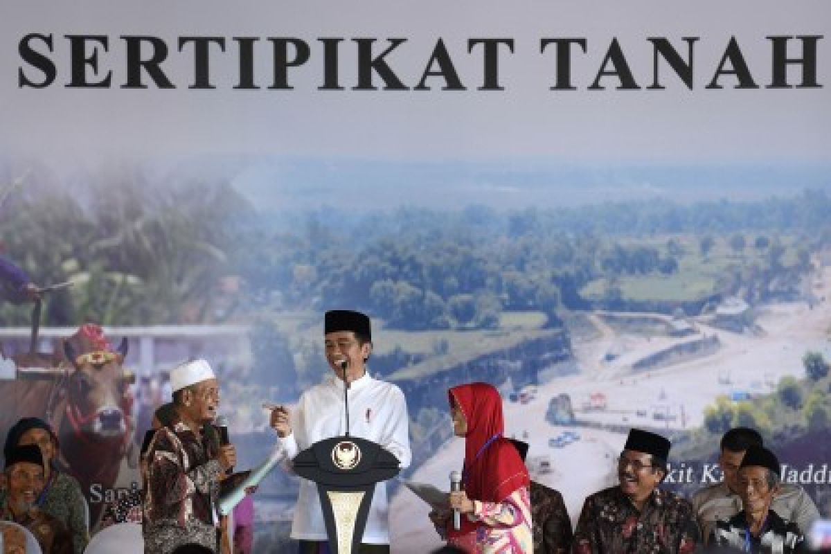 Presiden serahkan 4.000 sertifikat tanah warga Jabar