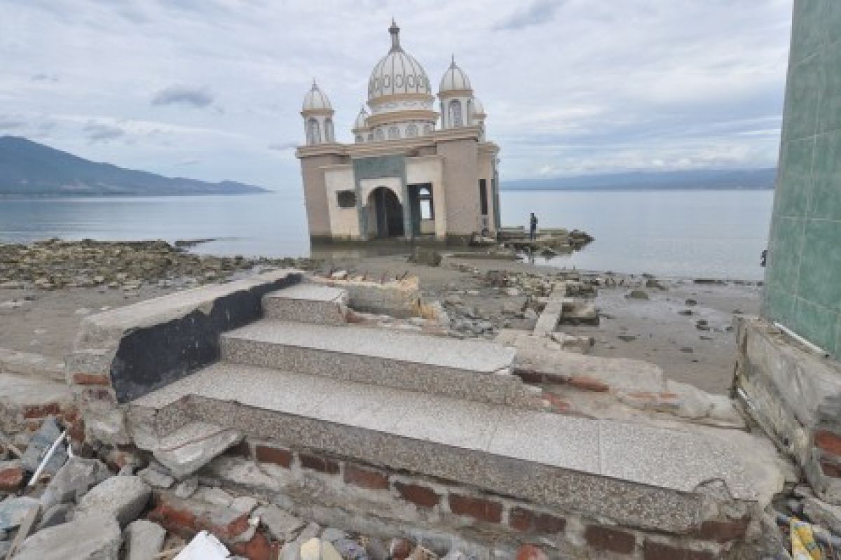 Masjid terapung pascabencana Palu jadi destinasi wisata