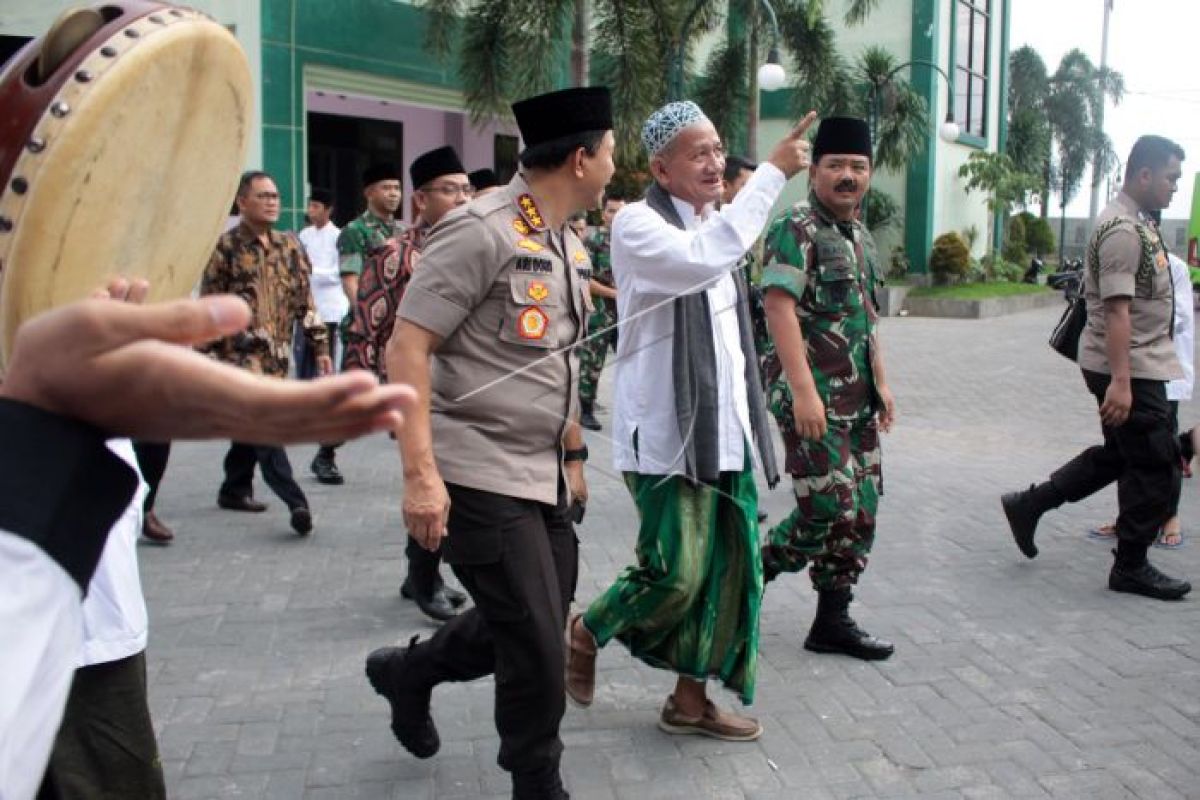 PanglimaTNI berkunjung ke pondok pesantren