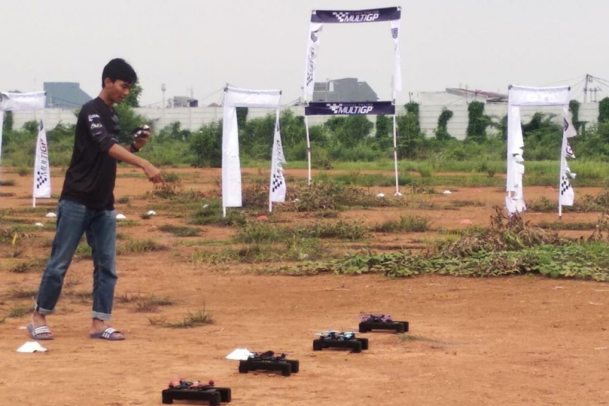 Hebat, bocah 9 tahun juarai Kompetisi Drone Karawang