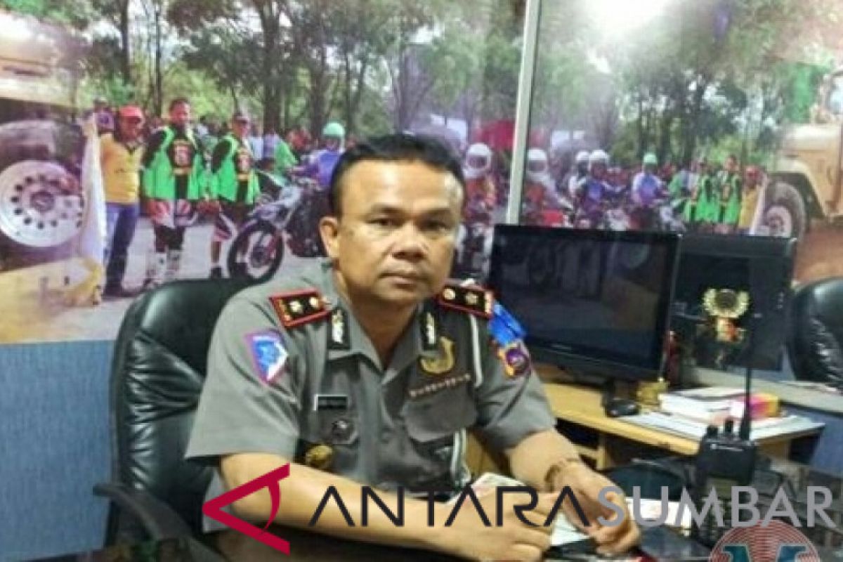 Malam pergantian tahun, Polisi berlakukan jalur satu arah di Pantai Padang