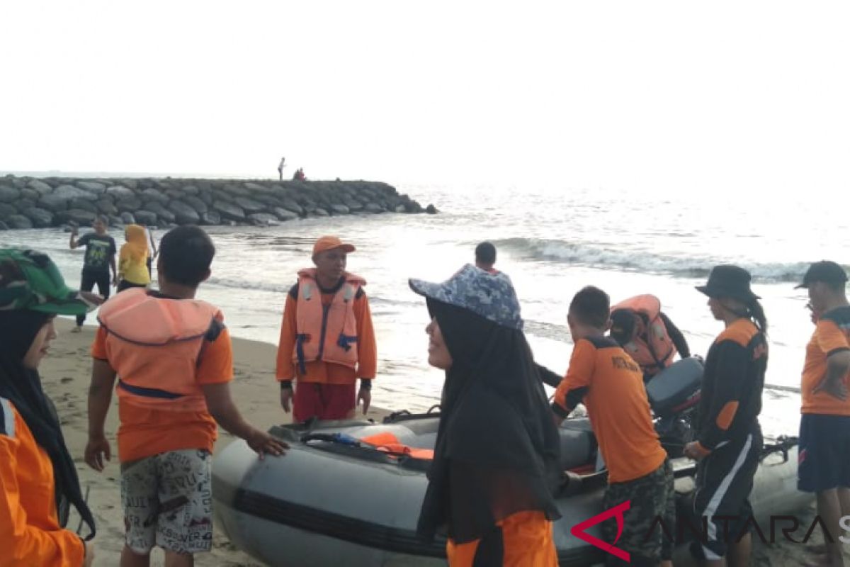 Relawan Padang Baywatch siap amankan Pantai Padang