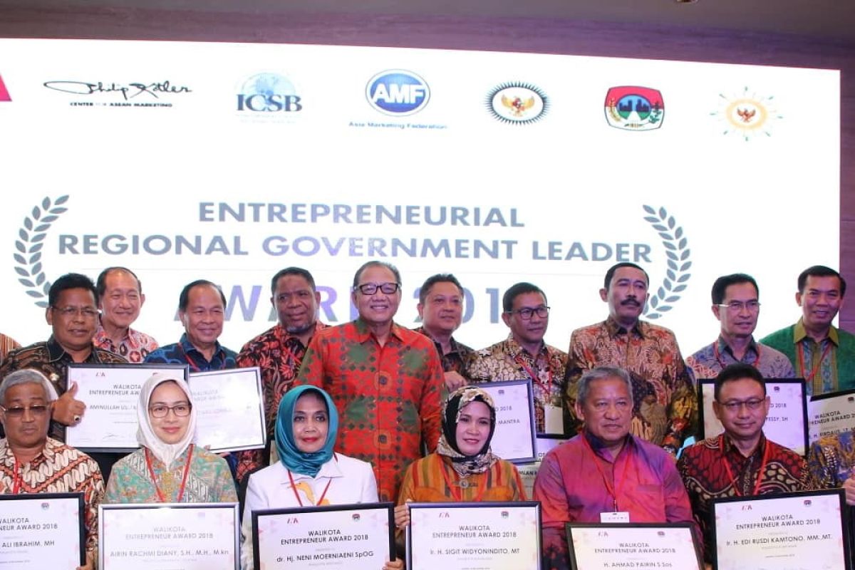 Edi Rusdi Kamtono raih entrepreneur award 2018