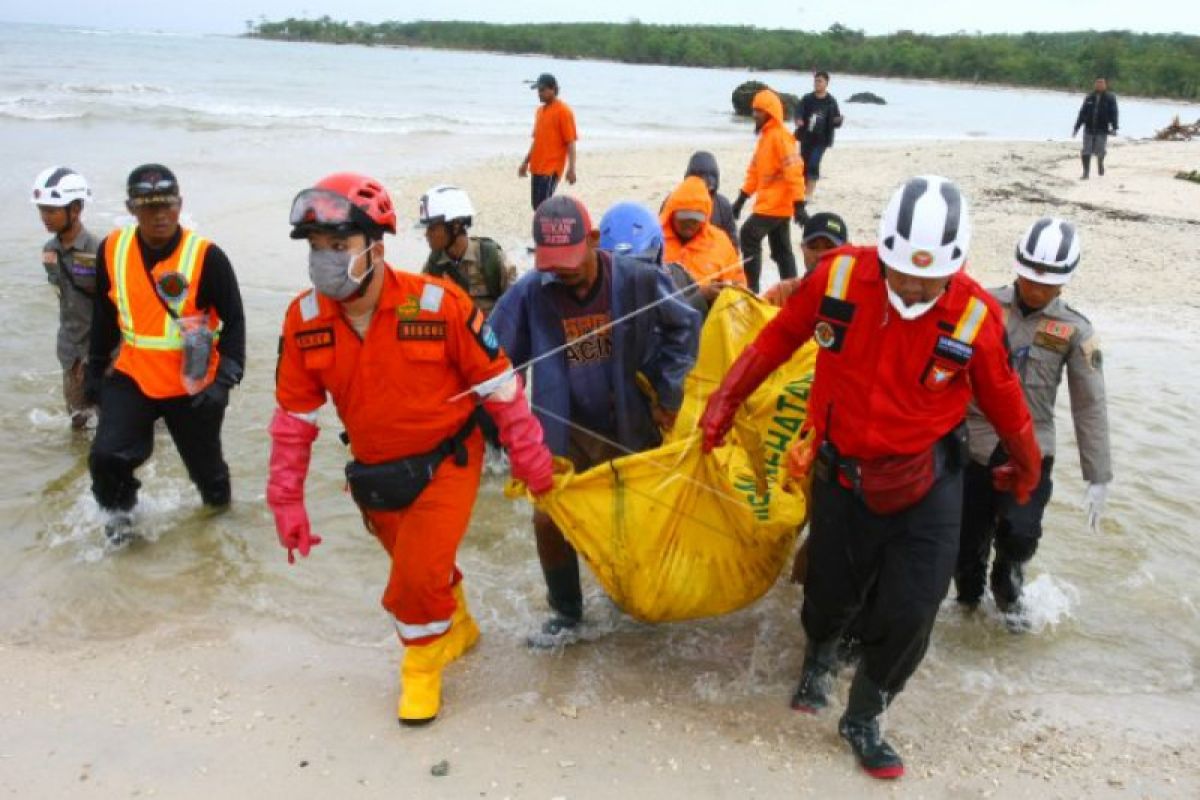 Tim SAR gabungan temukan satu jenazah di Pantai Sumur