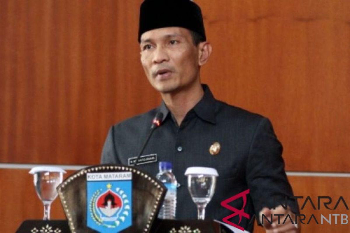 Masyarakat Mataram harus menahan diri jelang pleno KPU