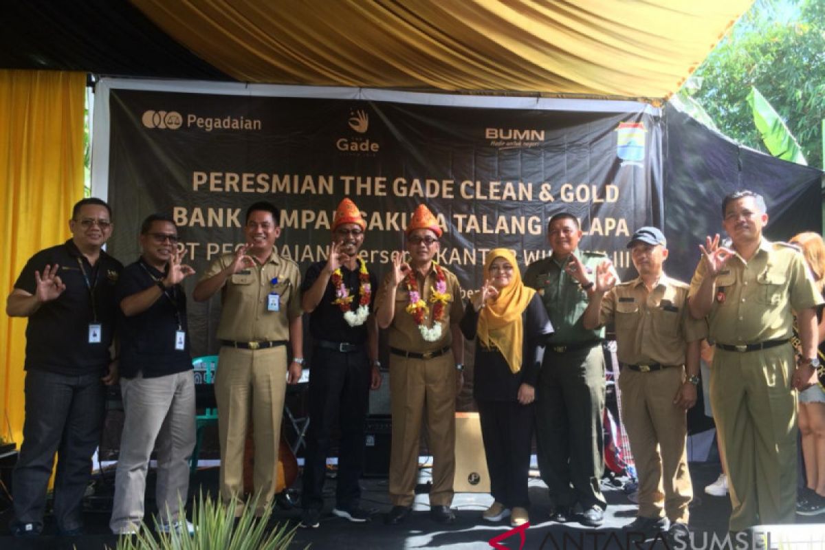 Tukar Sampah dengan Emas di "The Gade Clean & Gold" Pegadaian