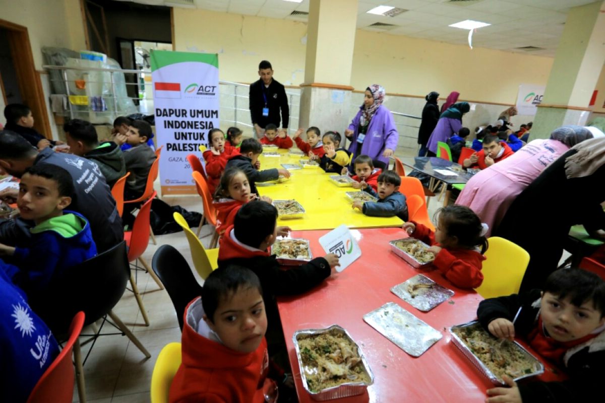 Keceriaan Anak Gaza disapa masakan Indonesia