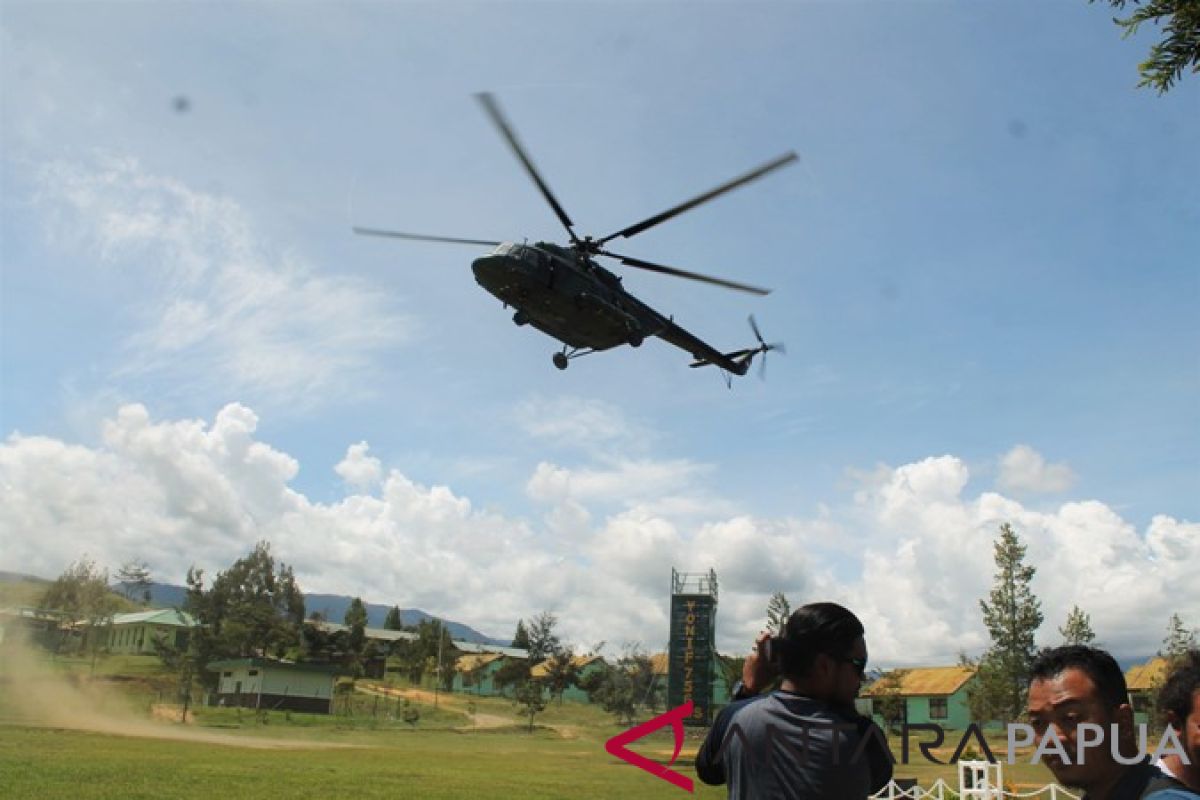 TNI evakuasi enam pekerja terjebak di hutan belantara Nduga