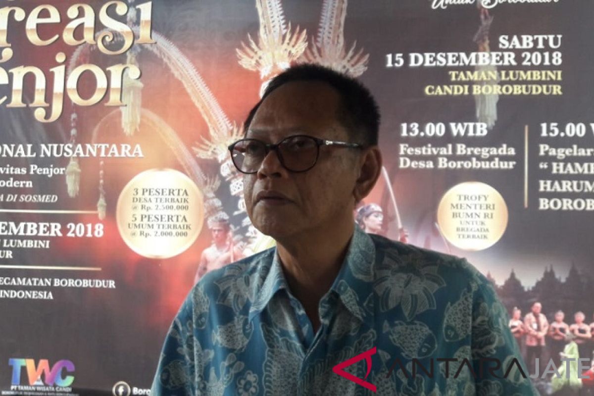 Beradu kreativitas dalam festival penjor di Borobudur