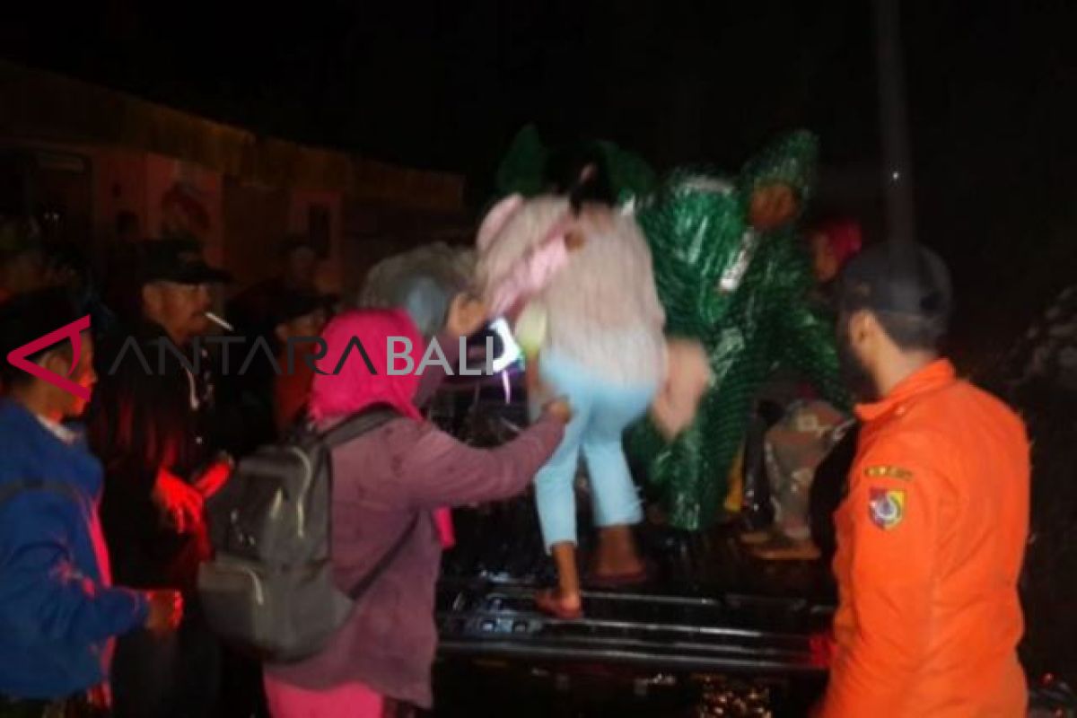 Tanah longsor picu evakuasi puluhan warga di Jember