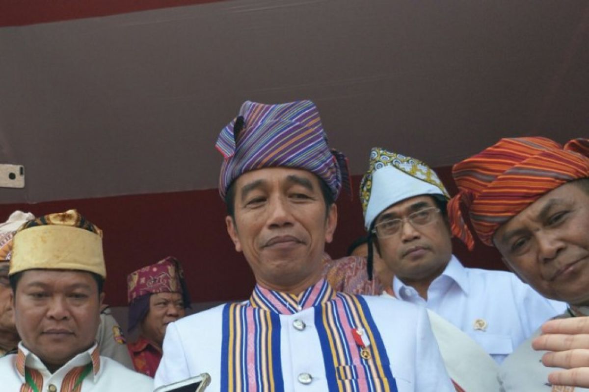 Presiden Jokowi sebut pembangunan Bandara Tanatoraja selesai 2019