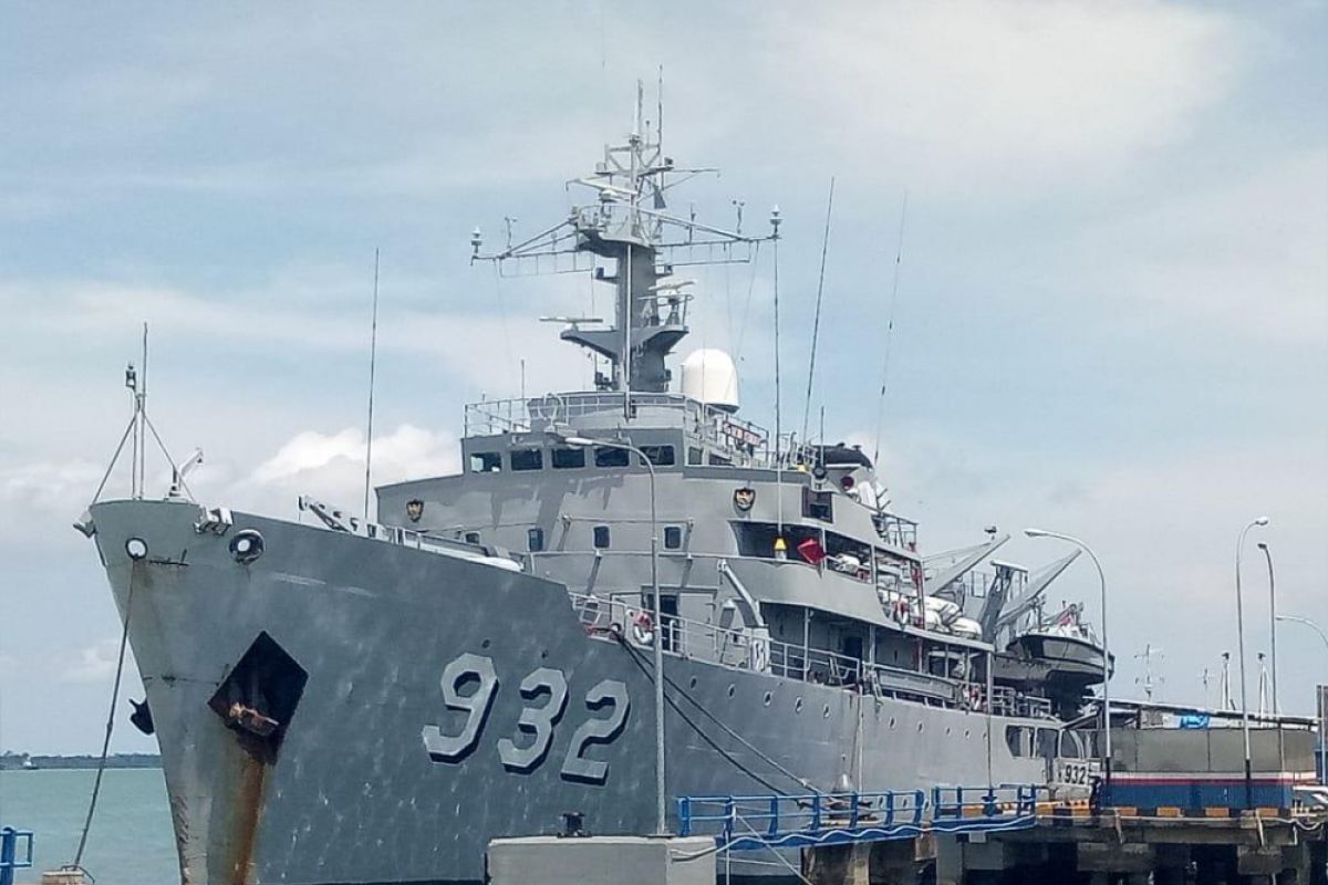 Kotabaru Navy invites people to visit the Dewa Kembar-932 warship
