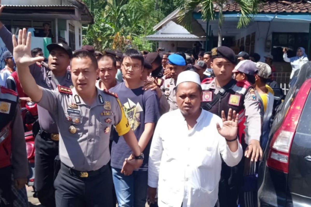 Warga Silo Bereaksi Keras atas Kedatangan Investor Tambang dan Petugas ESDM Jatim (Video)