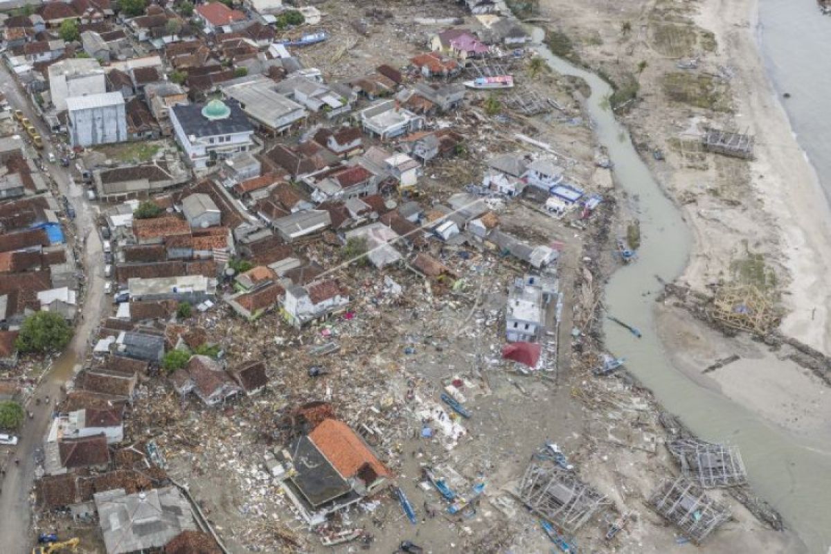 Ucapan bela sungkawa tsunami di Selat Sunda pun datang dari Ratu Elizabeth II