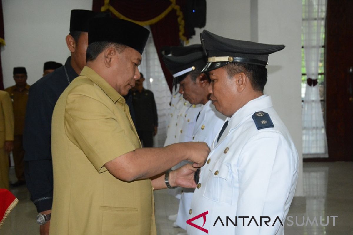 Bupati lantik tujuh kepala desa antarwaktu