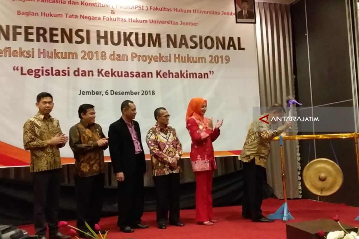 Ketua MK dan Ketua KY Hadiri Konferensi Hukum Nasional di Jember