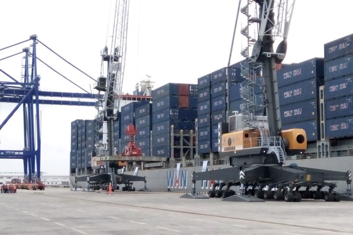 Pelabuhan Kuala Tanjung diharapkan dorong ekonomi daerah