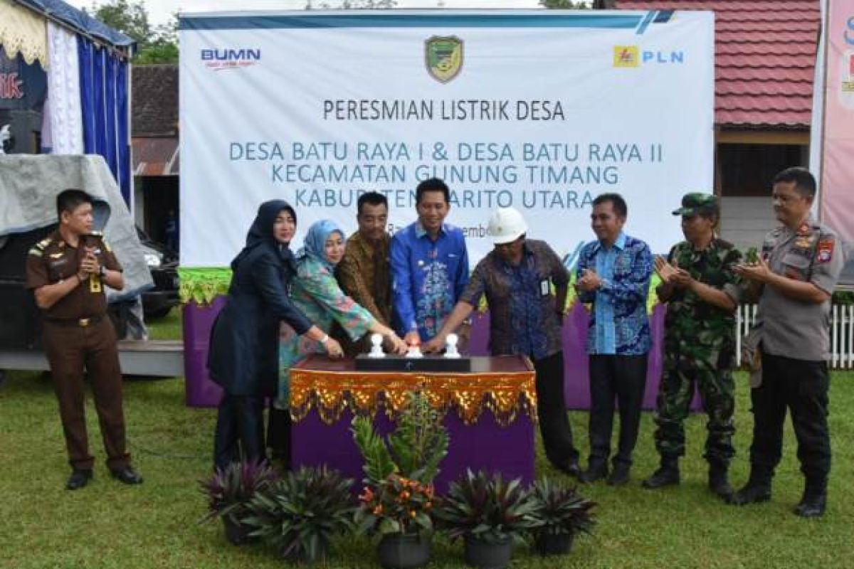 Bupati Nadalsyah luncurkan beroperasinya listrik di desa sentra jagung