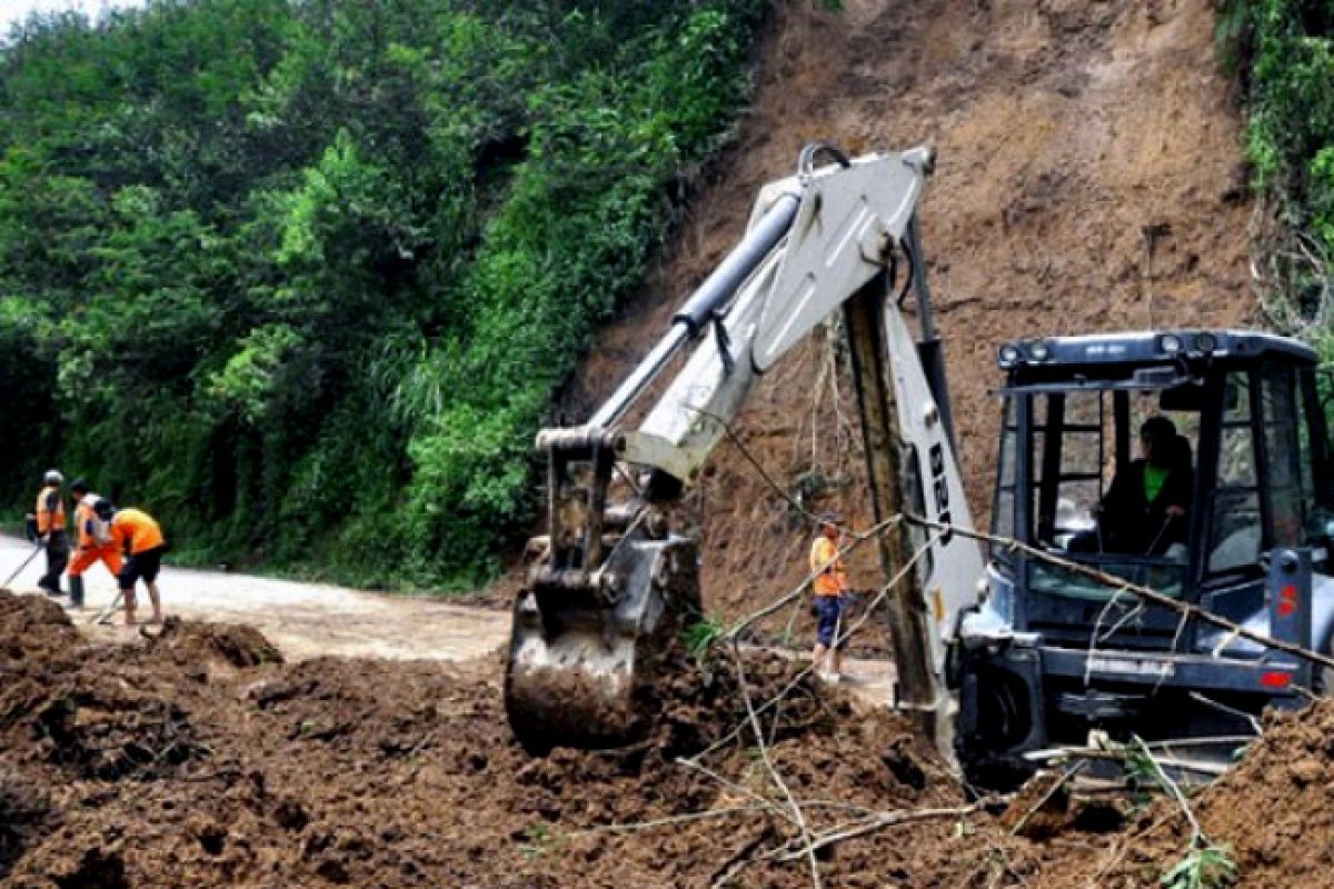 Dua karyawan belum ditemukan dalam insiden longsor di milie 74 kawasan Freeport