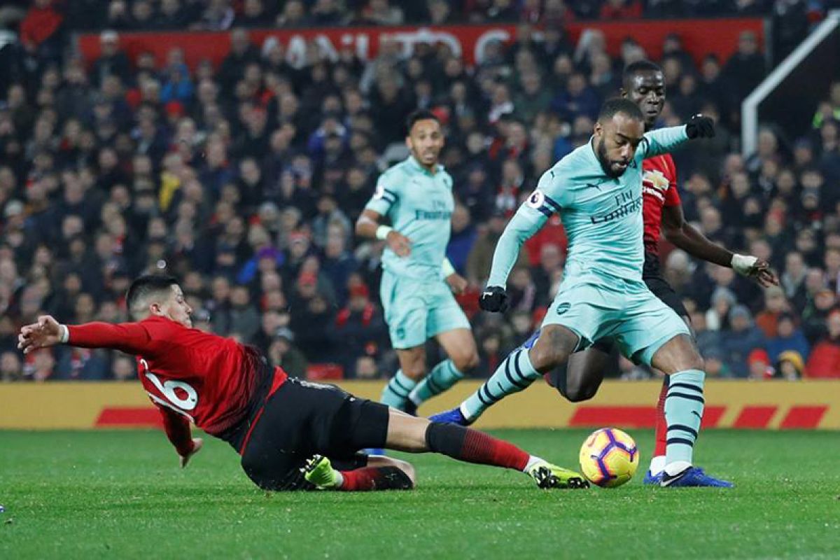 Manchester United tahan imbang Arsenal 2-2